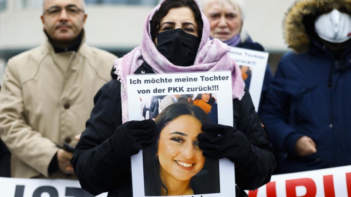 Kz PKK tarafndan karlan anne Almanya'da eylemini srdryor