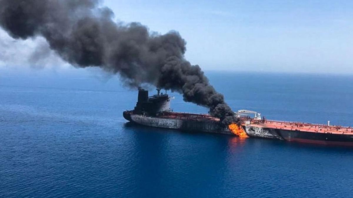 Suudi Arabistan'n Kzldeniz kysndaki petrol tankerine bombal saldr dzenlendi