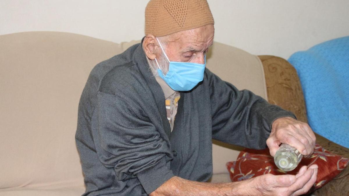 96 yandaki Hamdi dede koronavirs yenerek salna kavutu