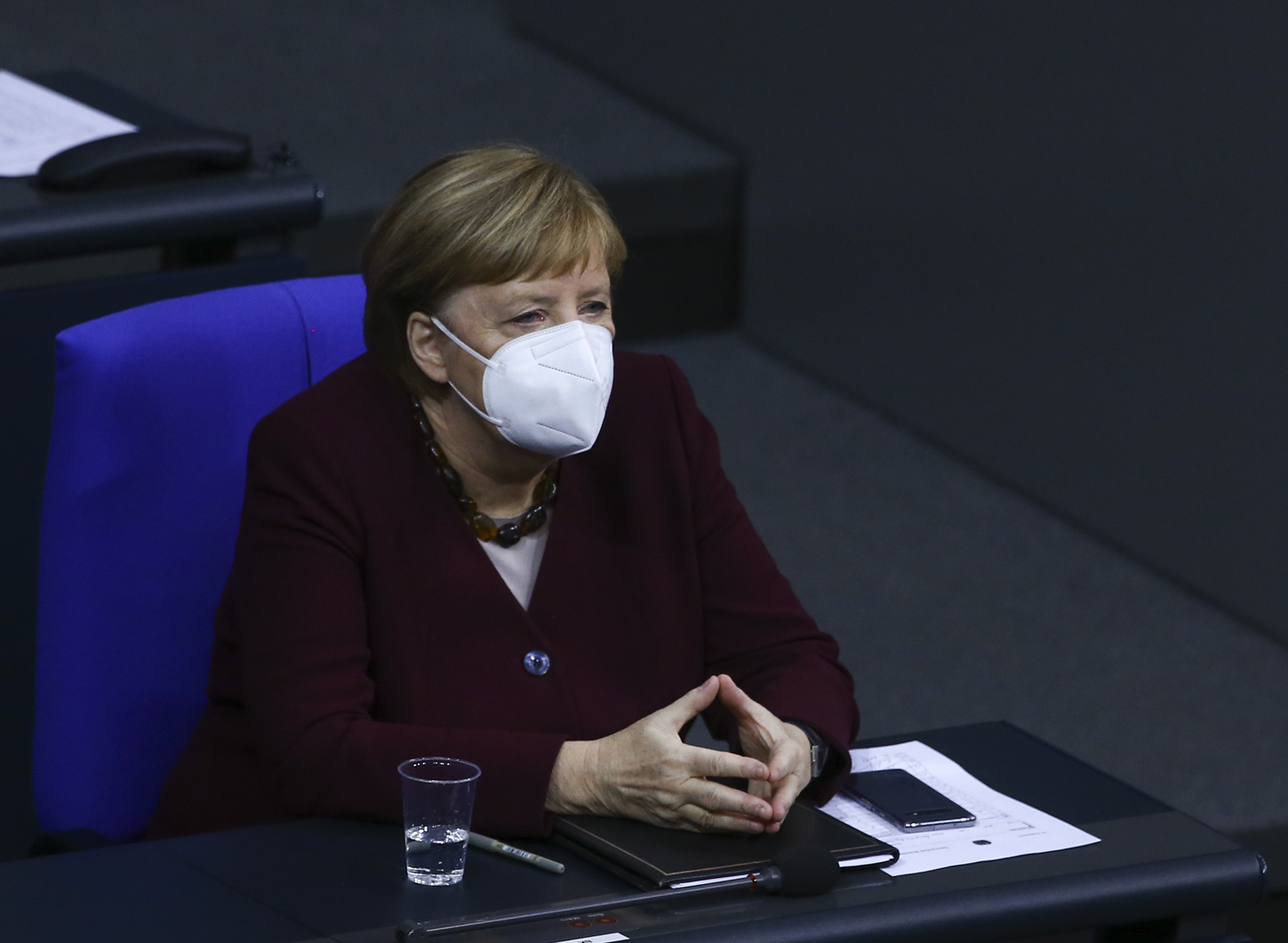 Merkel, koronavir�s k�s�tlamalar�n� savundu