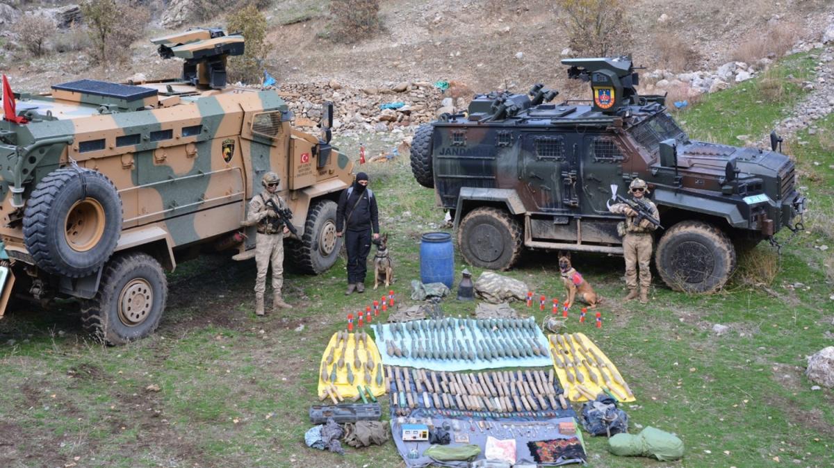 PKK'ya ynelik Yldrm-2 Kavakl Operasyonu'nda ok sayda silah ve mhimmat ele geirildi