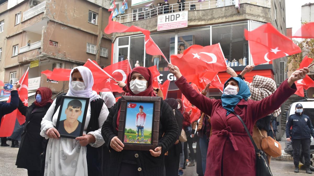 Terr maduru aileler omuz omuza verdi HDP l Bakanl binas nnde eylem yapt 