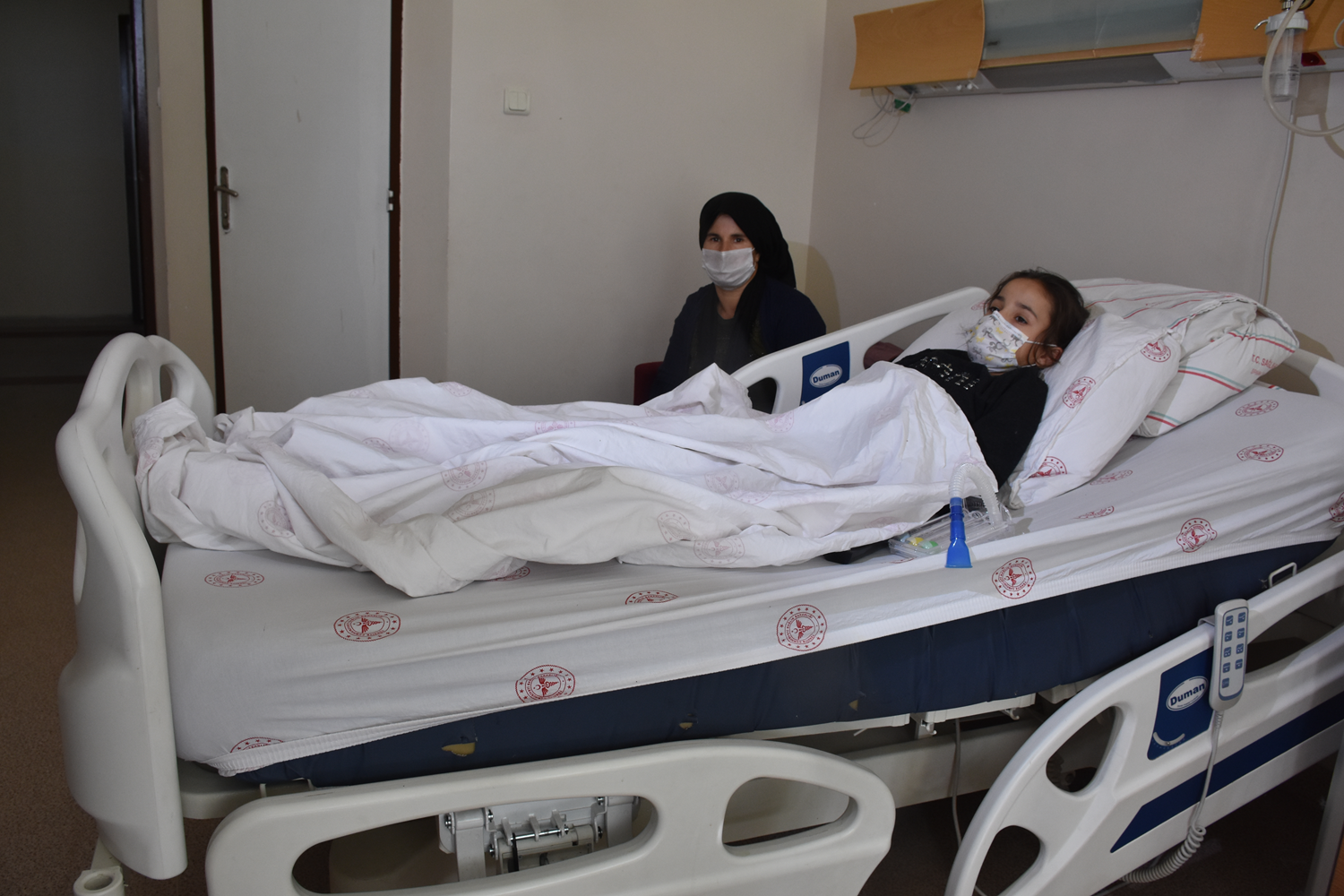 10 ya��ndaki �ocu�un b�bre�inden 2 santimetrelik ta� ��kart�ld�