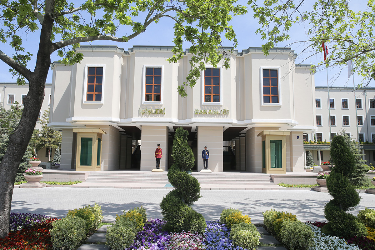��i�leri Bakanl��� duyurdu: G�revden al�nd�