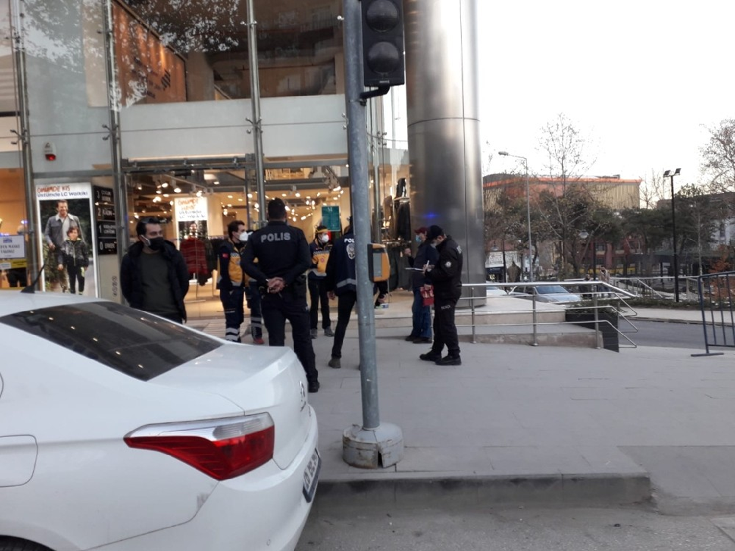 Karantinada olmas� gereken �ah�s sokakta yakaland�