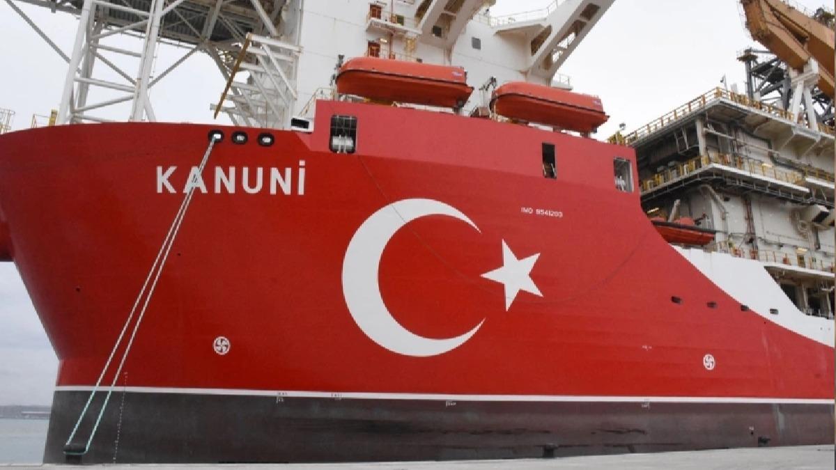 Trkiye'nin 3.sondaj gemisi 'Kanuni'nin kule montajna baland