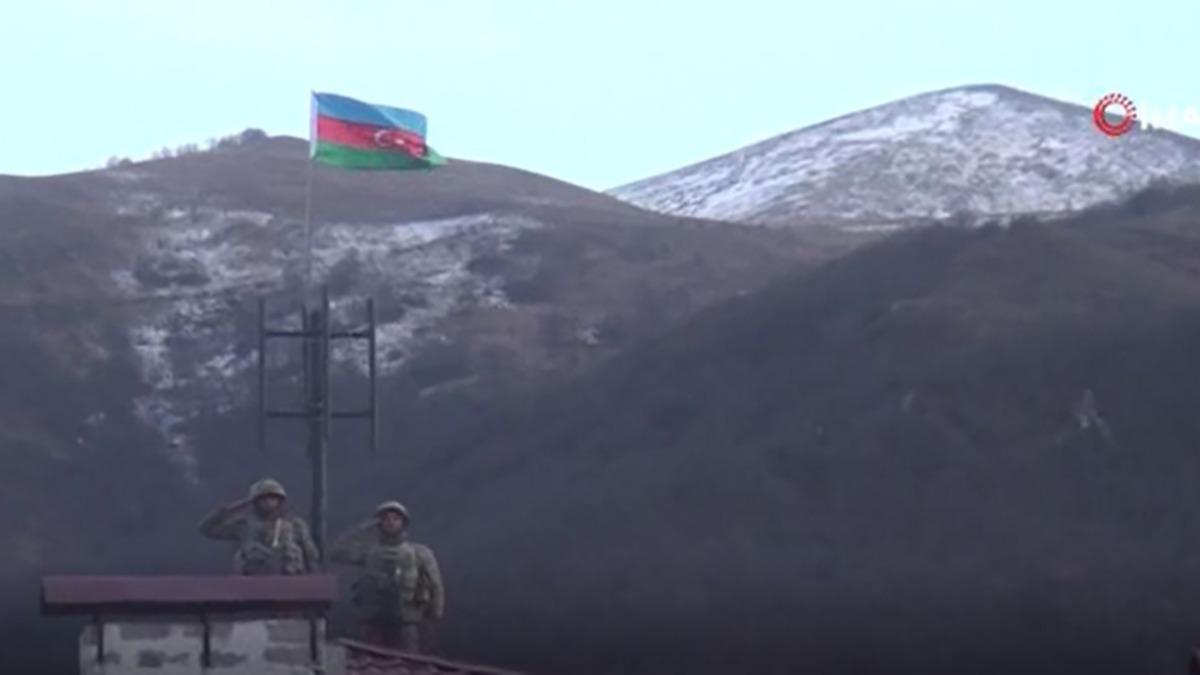 Kelbecer'e 27 yl sonra Azerbaycan bayra dikildi