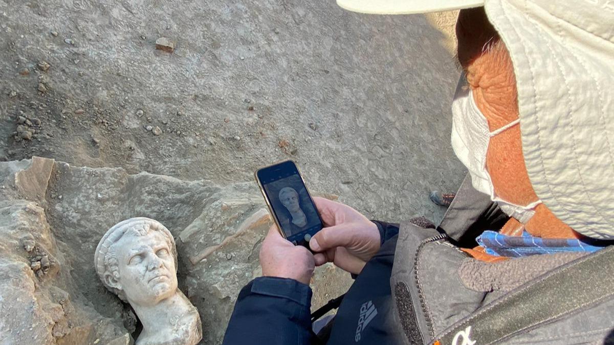 Denizli'de  2 bin yllk heykel bulundu