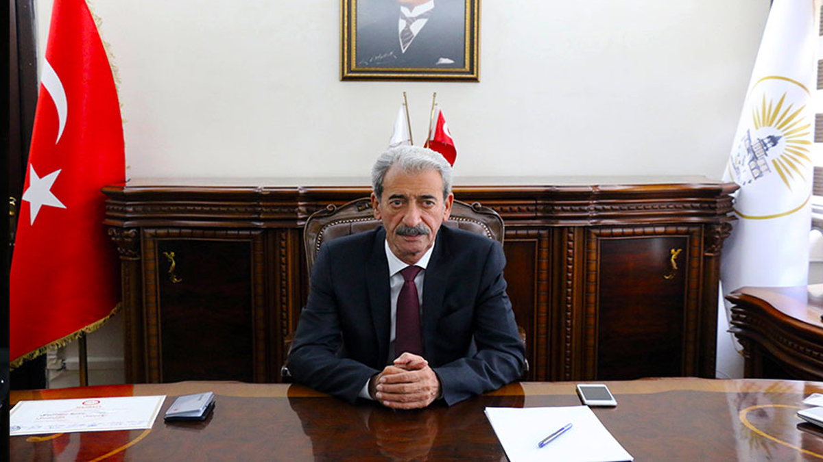 Siverek Belediye Ba�kan� �ehmus Ayd�n istifa etti
