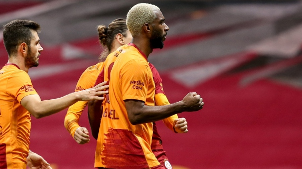 Galatasarayl� futbolcu Babel'den iyi haber