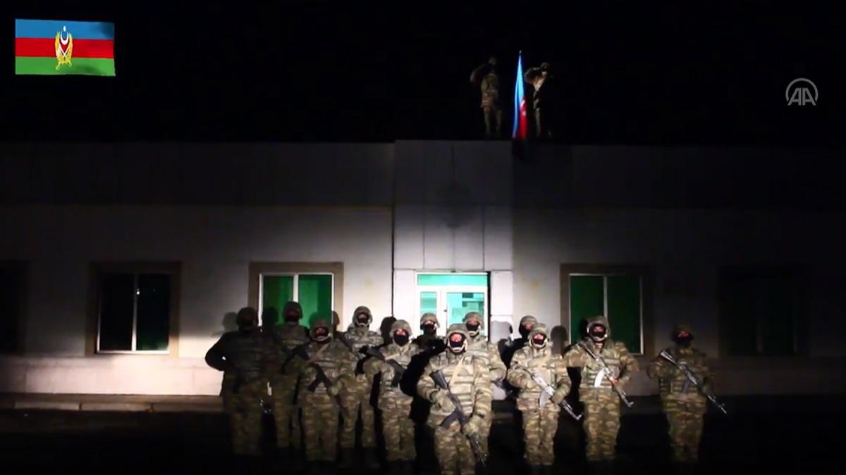 Azerbaycan ordusu 28 yl sonra igalden kurtarlan Lan'a bayrak dikti