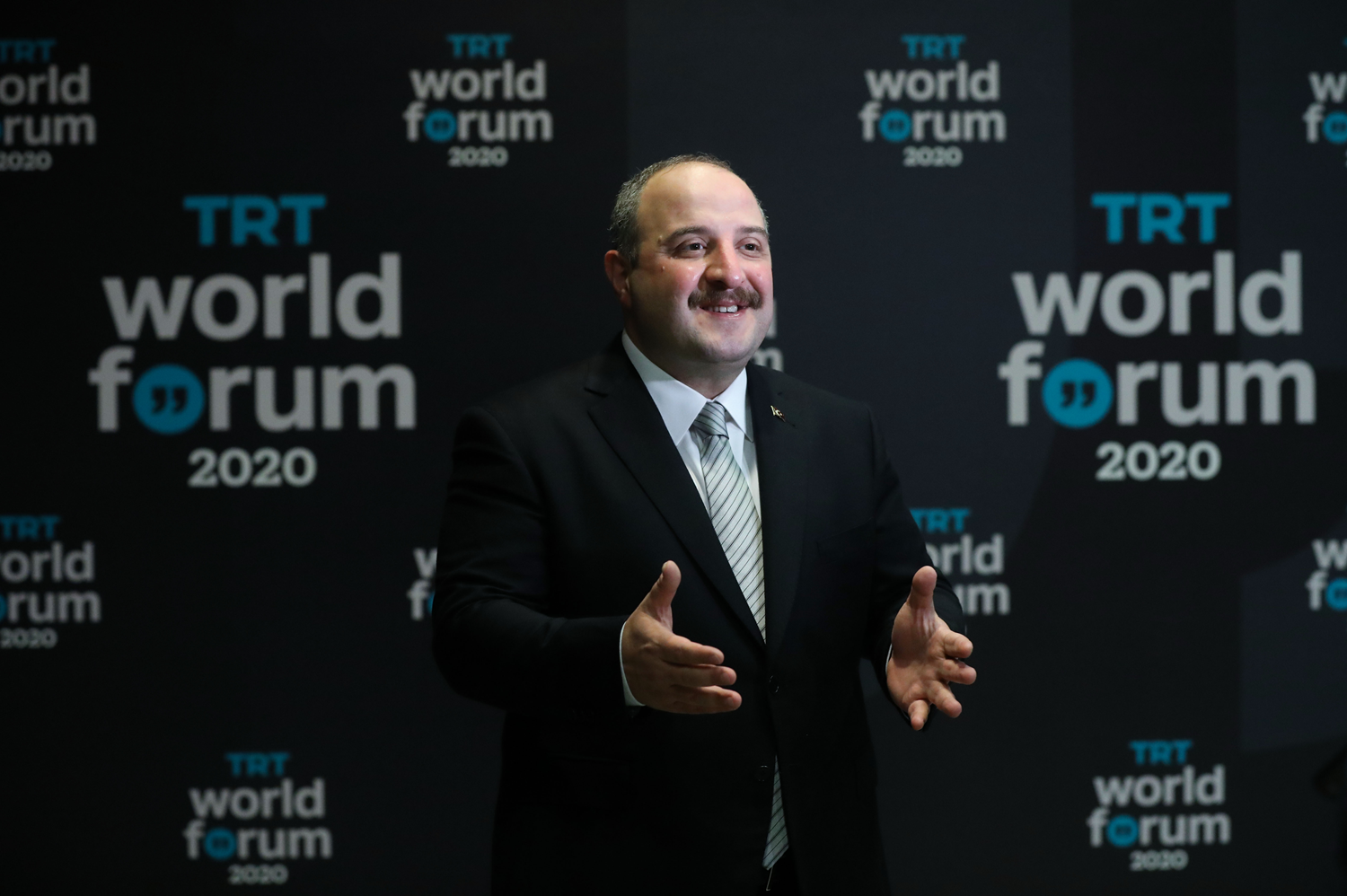 Bakan Varank: Kaplarmz dnyann her yerinden aratrmaclara ve i insanlarna her zaman ak