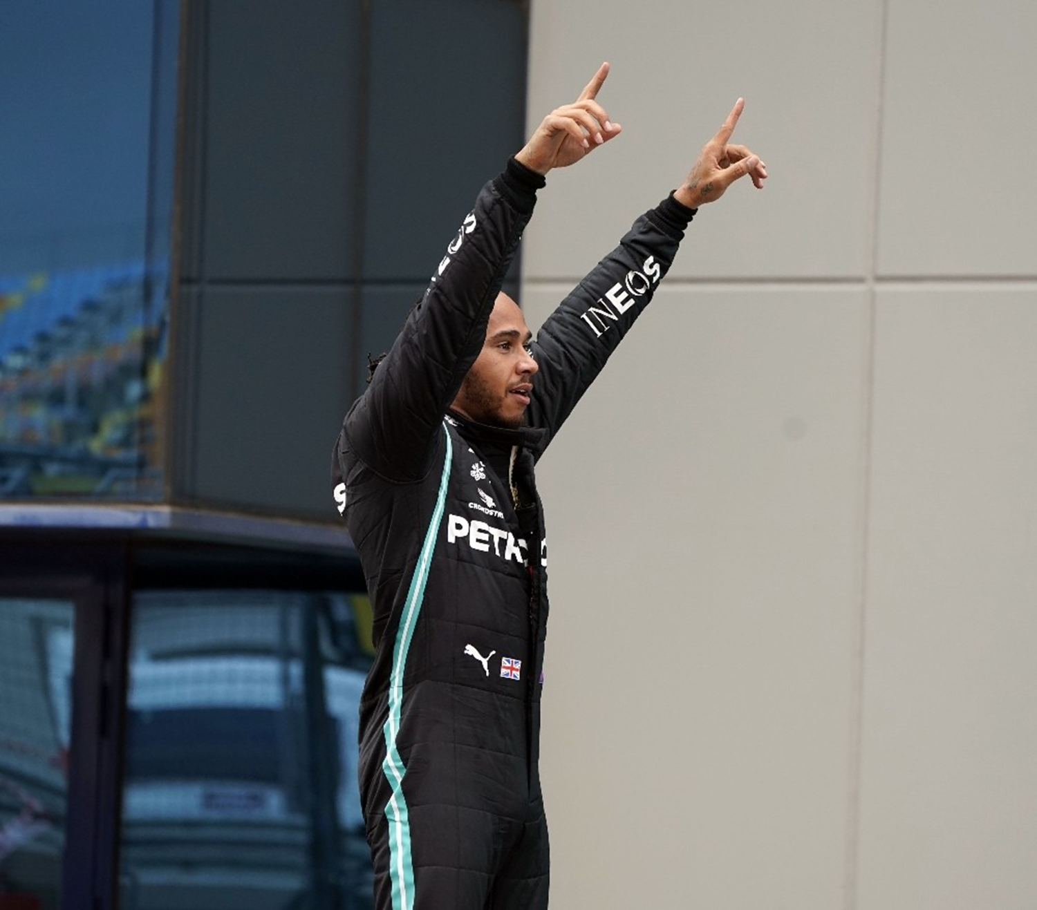 Lewis Hamilton'a koronavirs oku