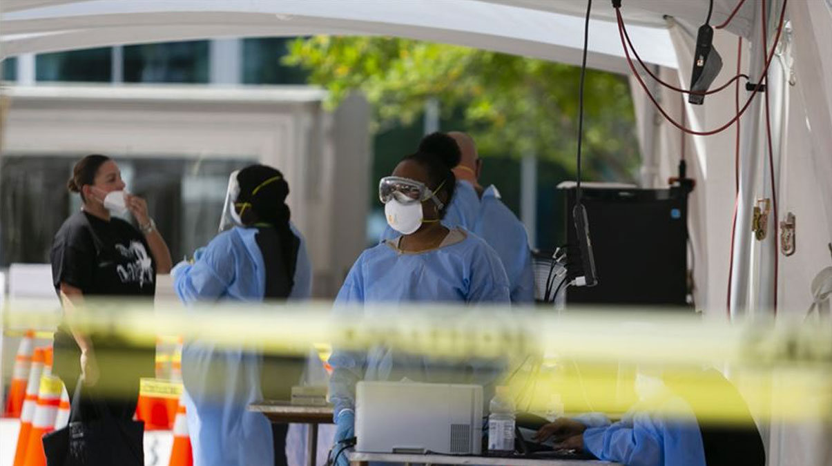 Florida'da Kovid-19 vakas� patlad�