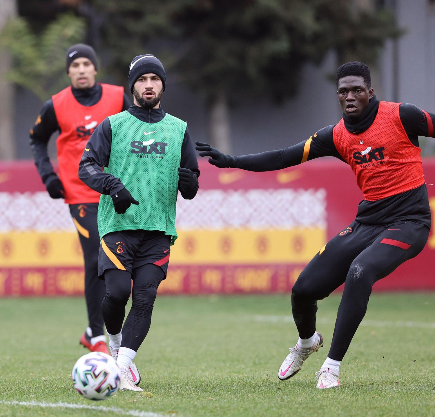 Galatasaray'da Hatayspor ma�� haz�rl�klar� s�r�yor