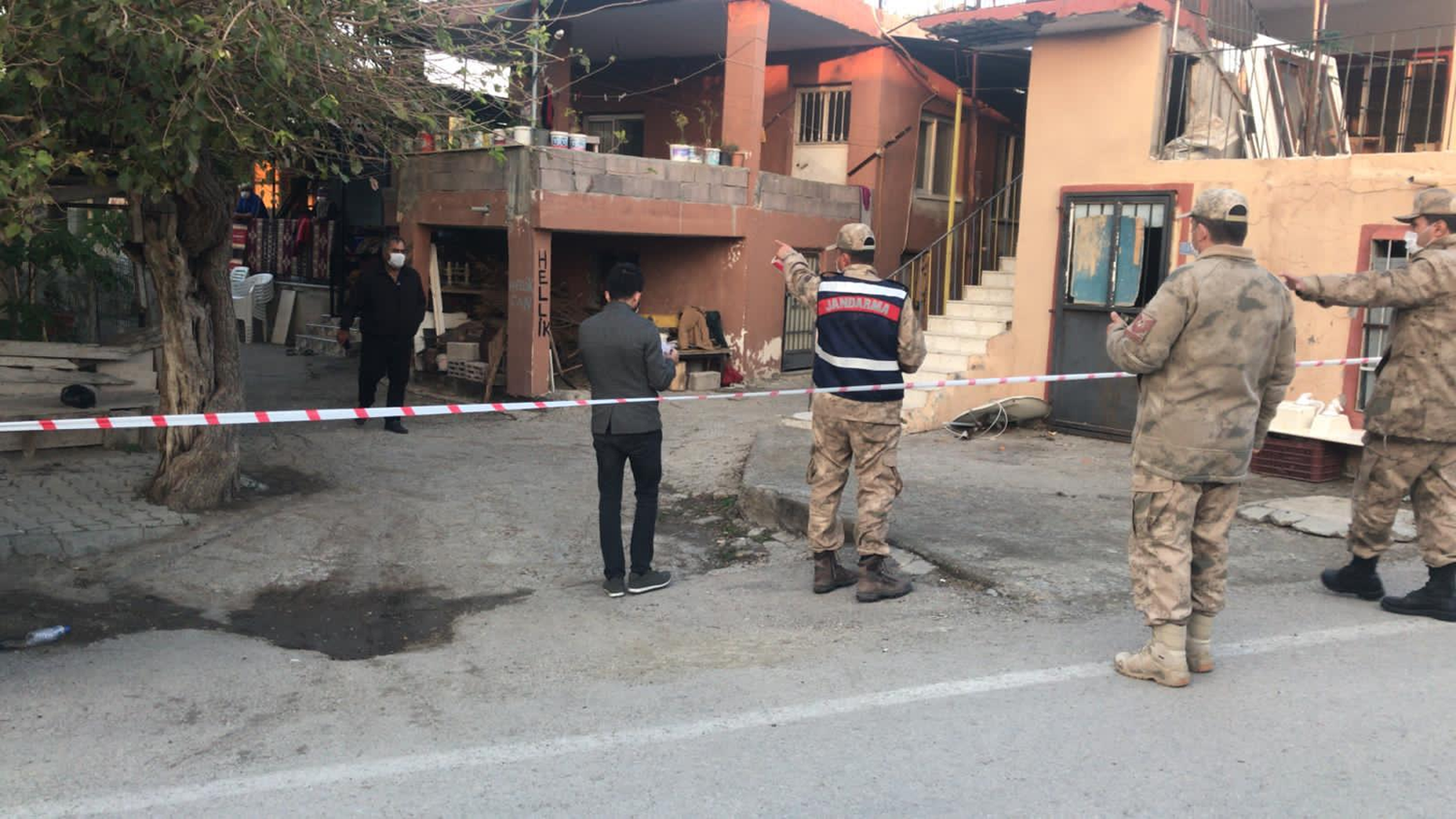 Hatay'da 18 ev koronavir�s tedbirleri kapsam�nda karantinaya al�nd�