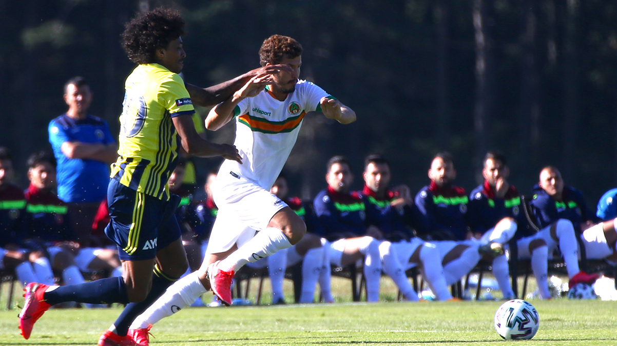 3 y�ll�k s�zle�me imzalayacak