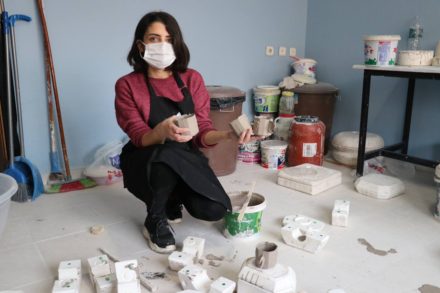 rnakl kadnlar el ele verdi seramiklerle yrenin tantmna katk salyor