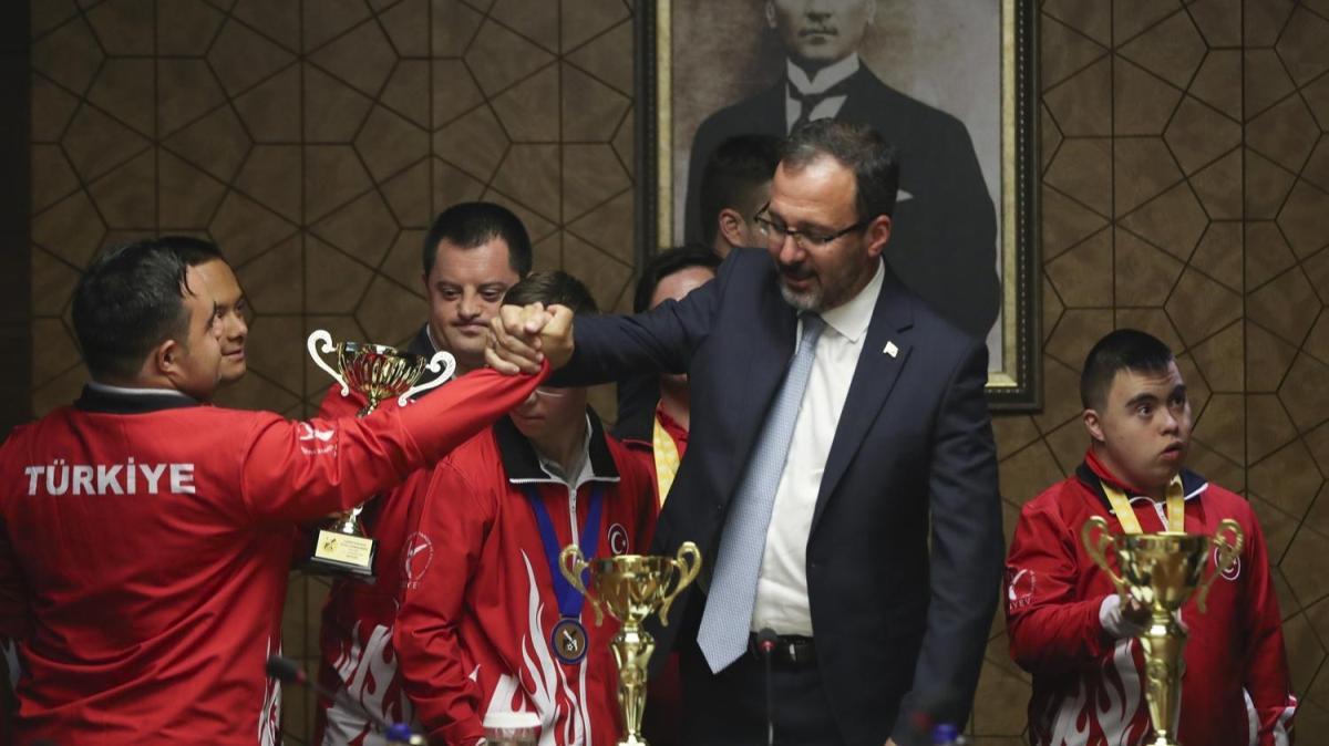 Bakan Mehmet Muharrem Kasapolu'ndan Dnya Engelliler Gn aklamas