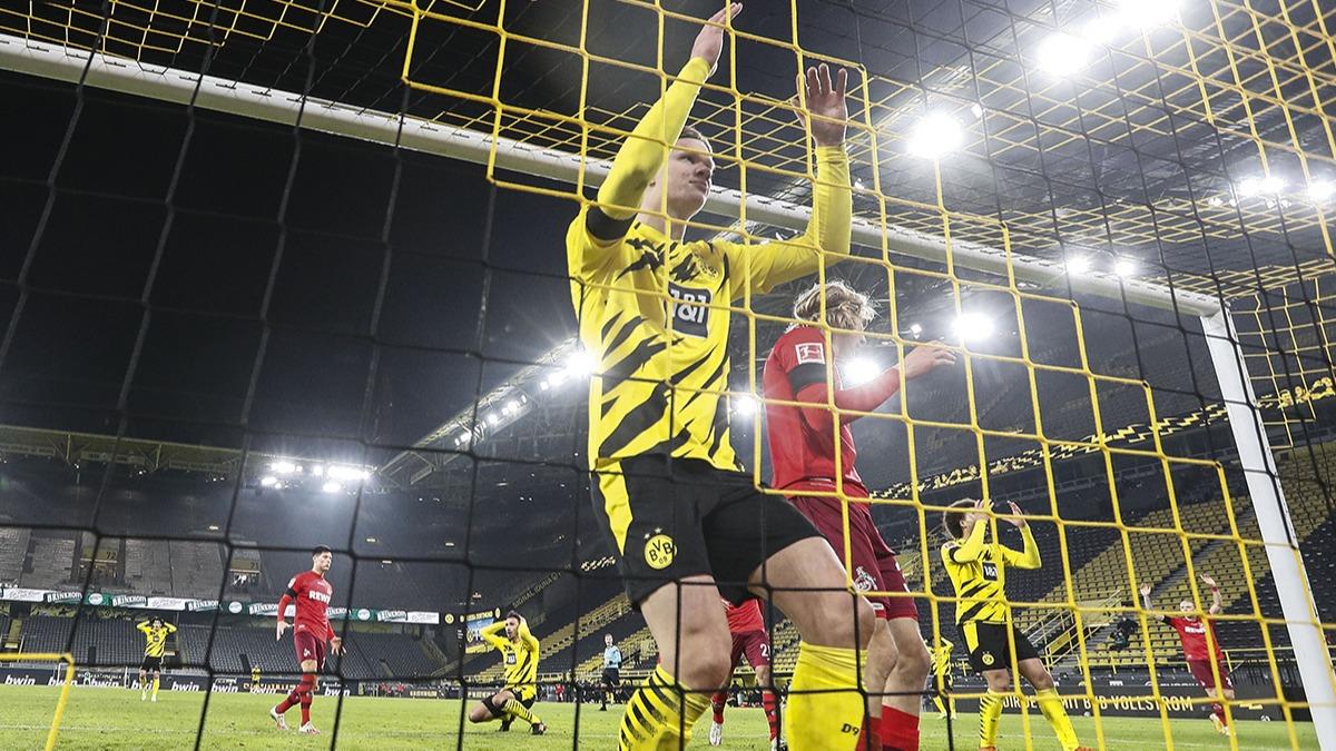 Borussia Dortmund'da Haaland oku!