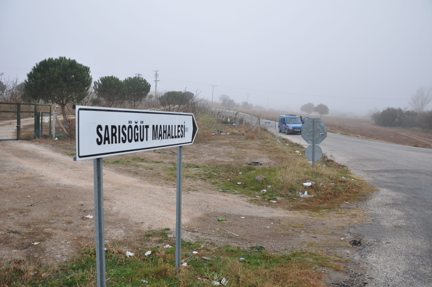 �anakkal'de bir k�y koronavir�s tedbirleri kapsam�nda karantinaya al�nd�