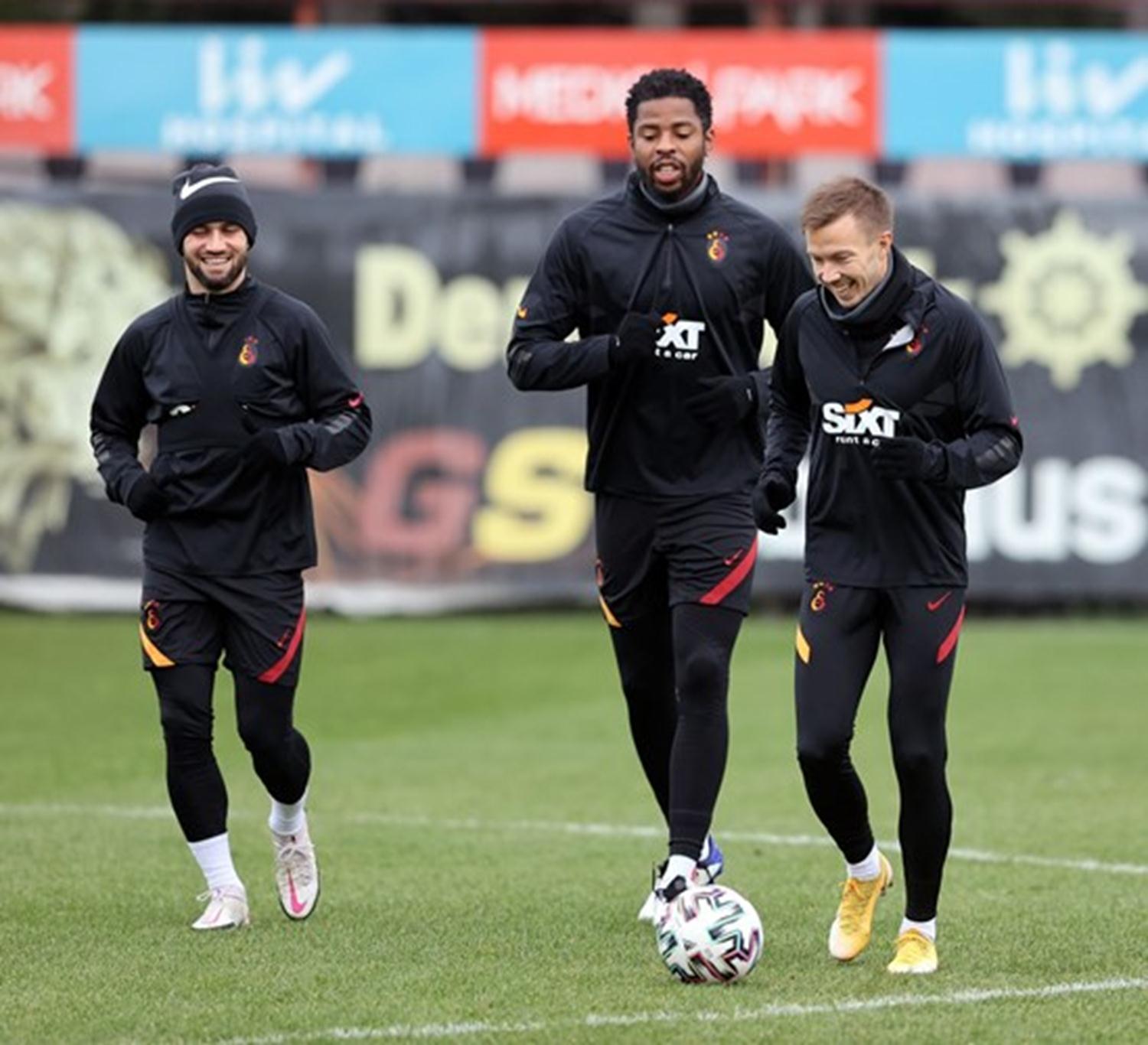 Galatasaray'da Taylan Antalyal� antrenmana ��kmad�