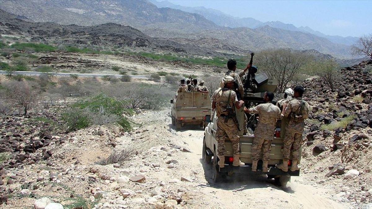 Yemen'de nemli gelime! Stratejik noktalarda kontrol saladlar