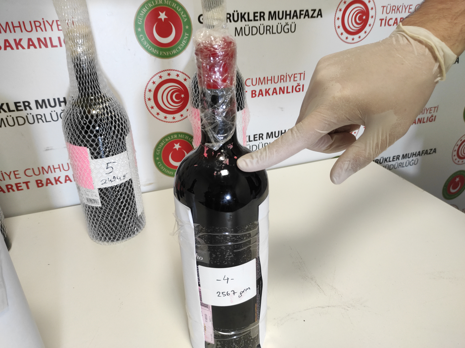 �stanbul Havaliman�'nda ele ge�irildi... Tam 17 kilogram