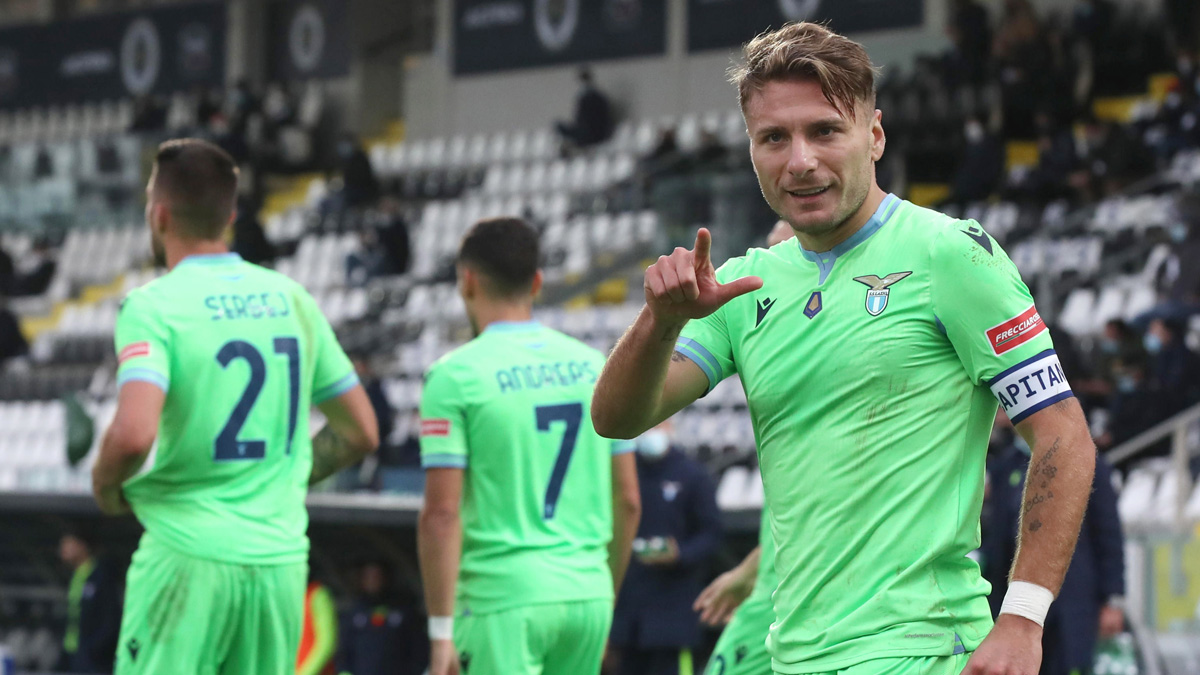 Lazio deplasmanda 3 puan� iki golle kapt�