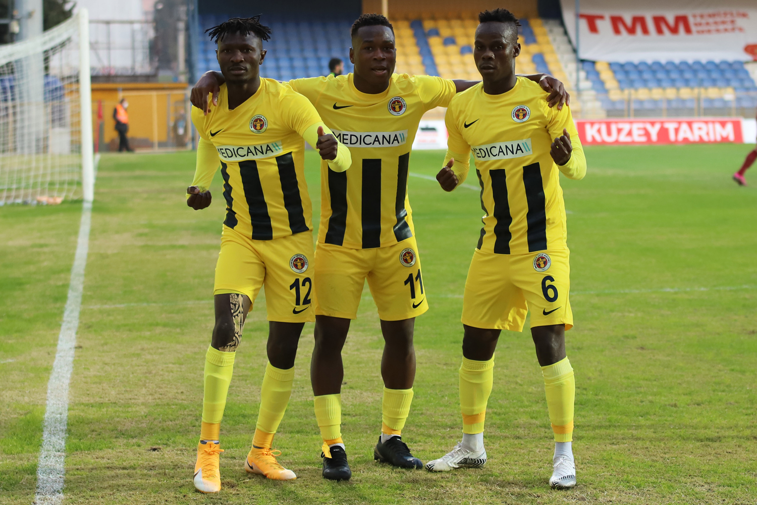Menemenspor d��me hatt�ndan uzakla�t�