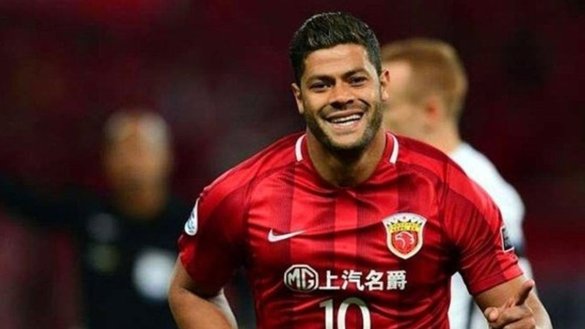 Hulk, �in'in �anghay SIPG kul�b�nden resmen ayr�ld�
