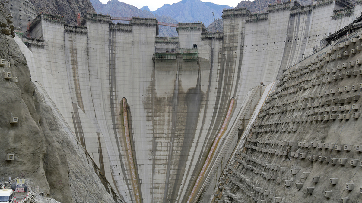 Yusufeli Baraj�'n�n g�vde y�ksekli�i 256 metreye ula�t�