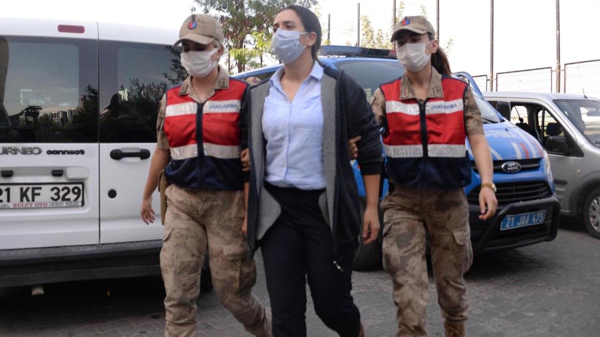 PKK'l terristlerle ekilmi fotoraflar ortaya kan avukata 15 yla kadar hapis istemi 