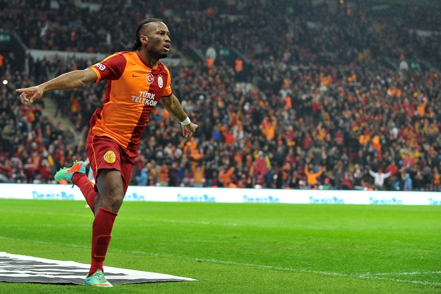 Drogba'dan, Webo ve Demba Ba'ya mesaj