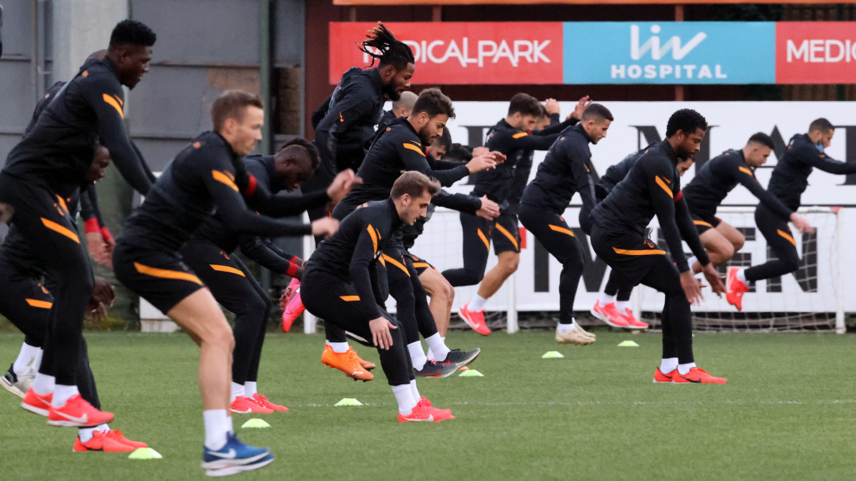 Galatasaray'da Ziraat T�rkiye Kupas� mesaisi! Rakip Dar�ca Gen�lerbirli�i