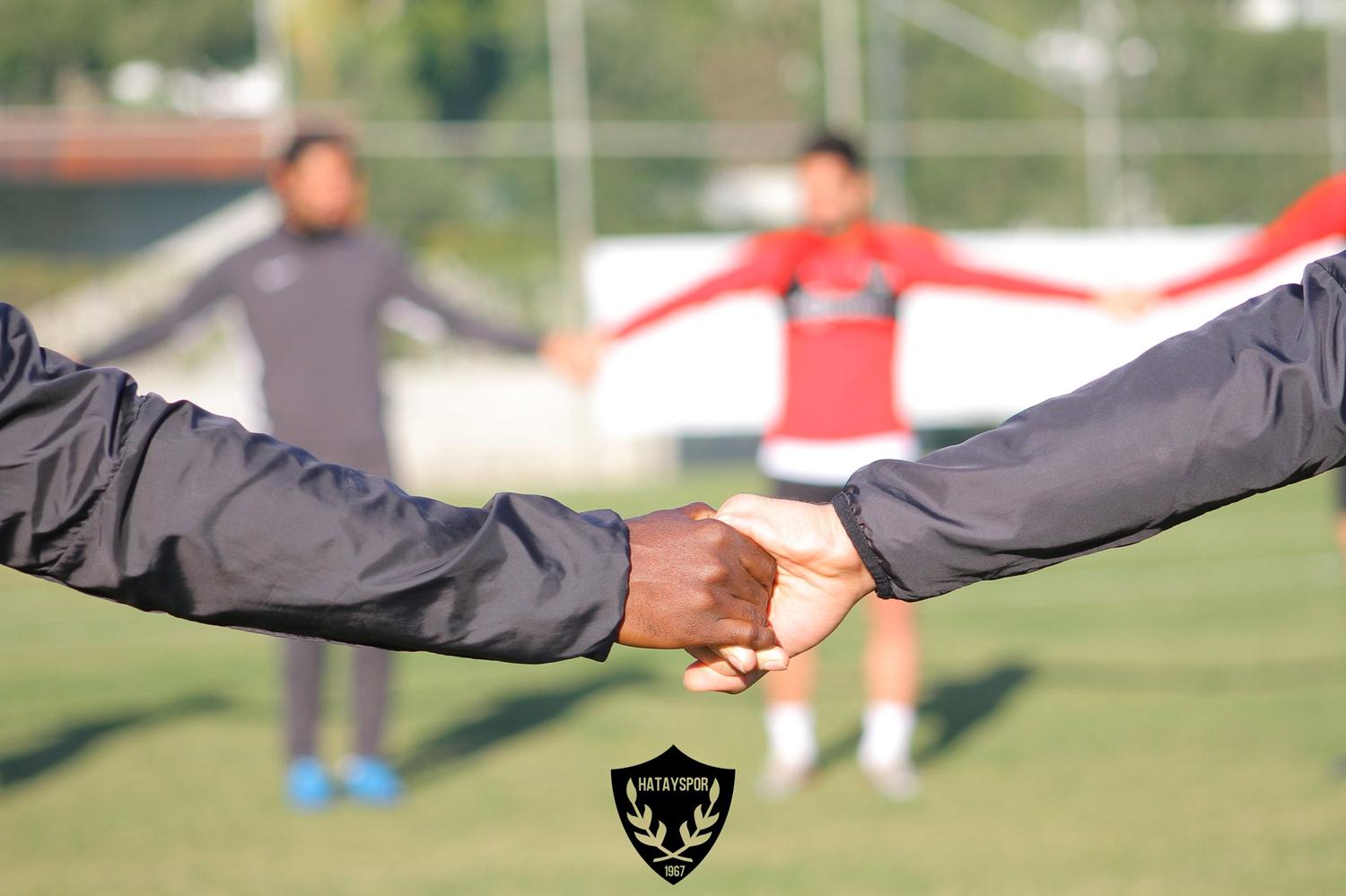 Hatayspor'dan sert tepki: '�nsanl�k ad�na asla kabul edilemez bir su� ve utan�'