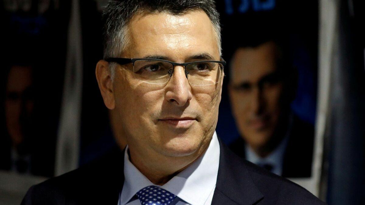 Netanyahu'nun rakibi Saar parti kuracak