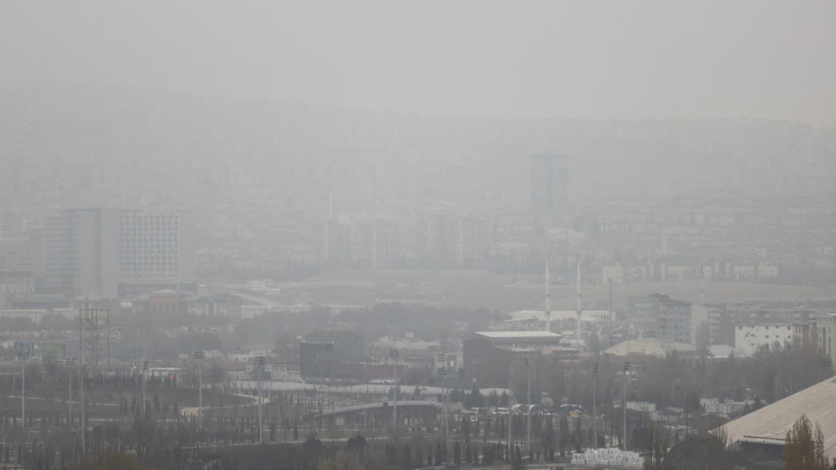 Ankara'da youn sis etkili oluyor