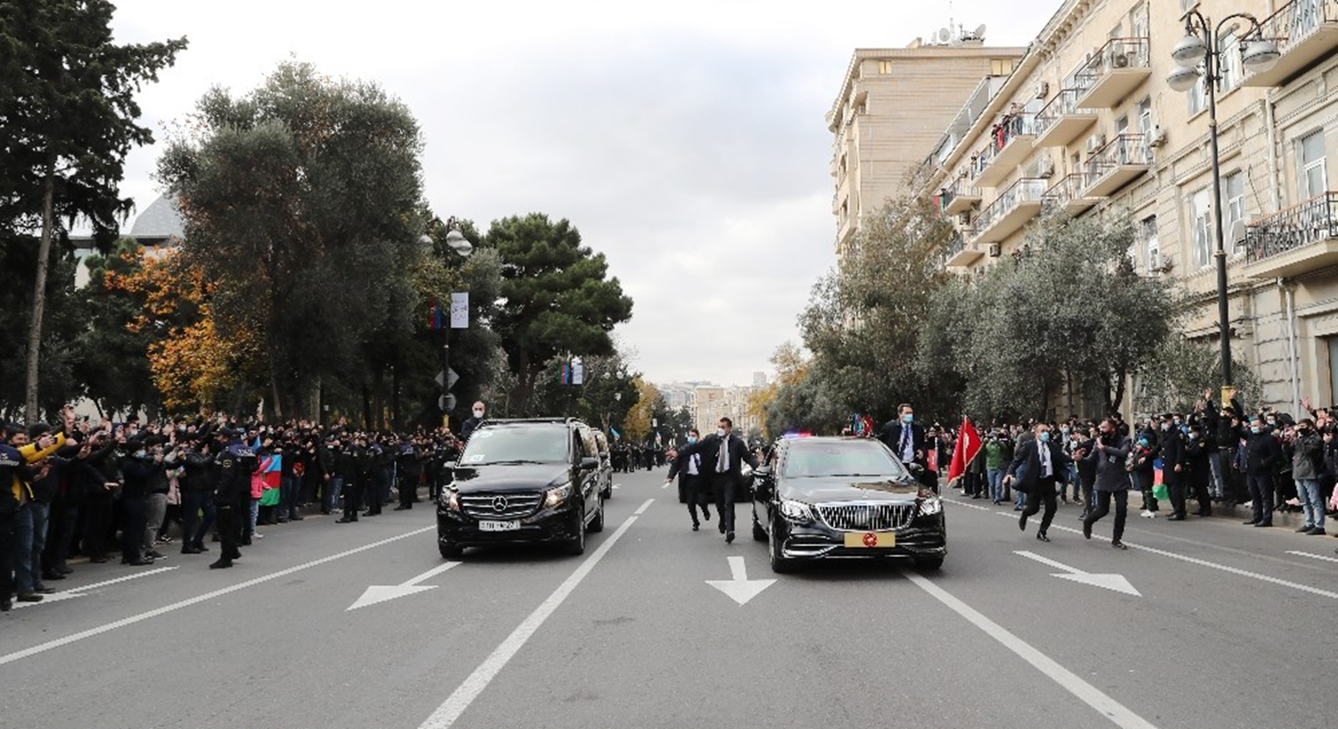 Cumhurba�kan� Erdo�an'a, Azerbaycan halk�ndan sevgi g�sterisi