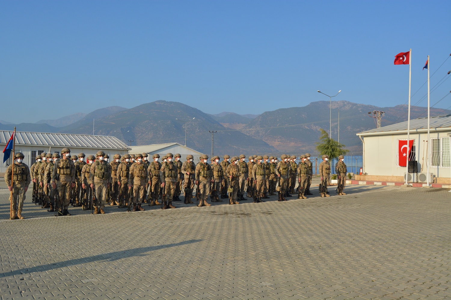 Komandolar yap�lan duan�n ard�ndan Suriye'ye u�urland�