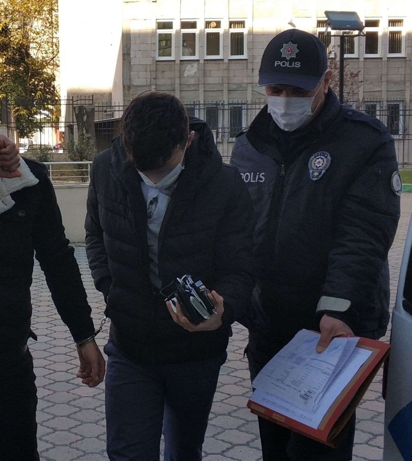 'Pes' dedirten olay! 53. kez ba�kas�n�n yerine ehliyet s�nav�na girecekti, yakaland�