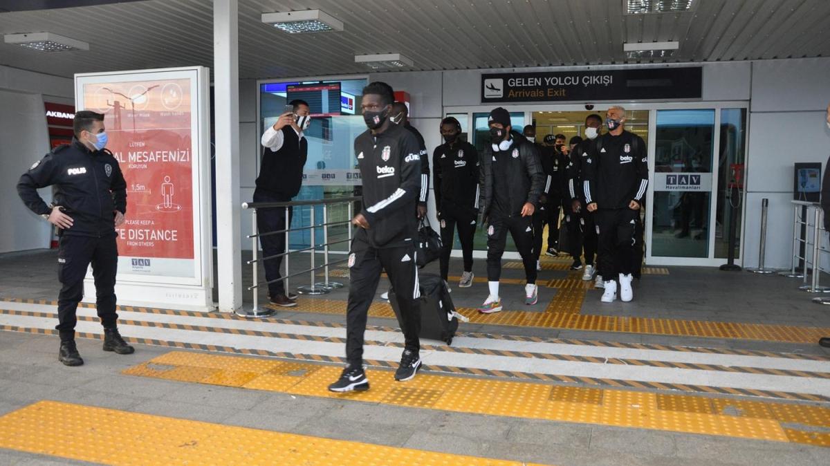 Beikta kafilesi Alanyaspor ma iin Antalya'da 