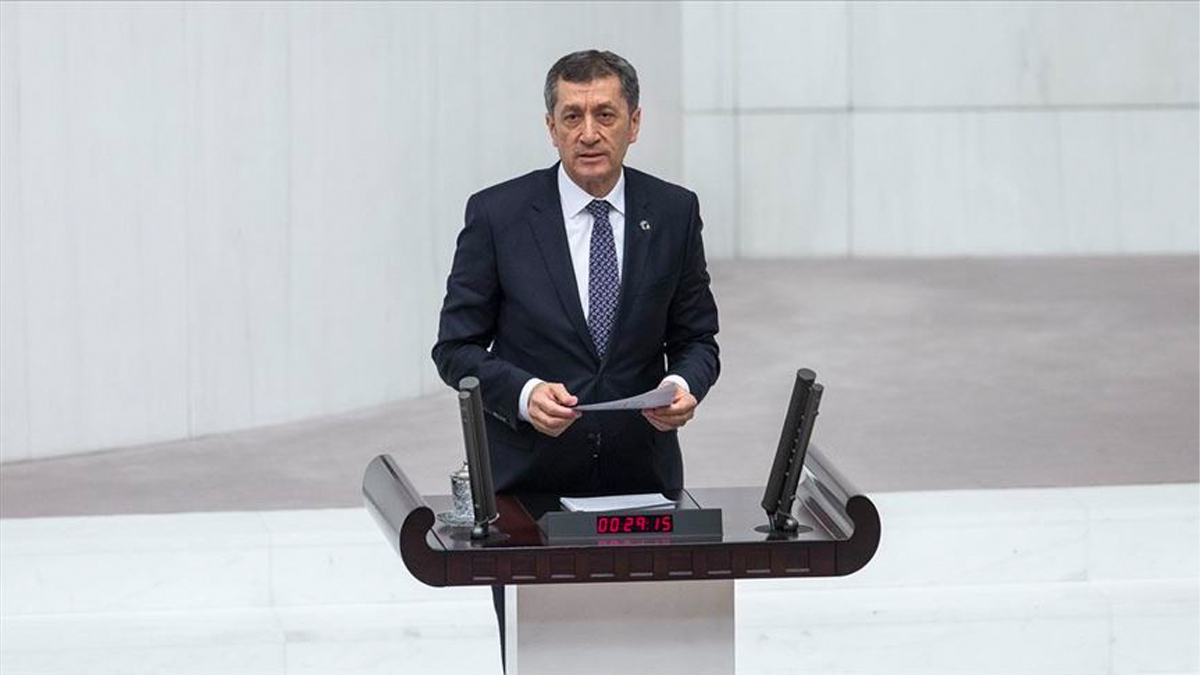 Bakan Sel�uk'tan y�z y�ze e�itim a��klamas�