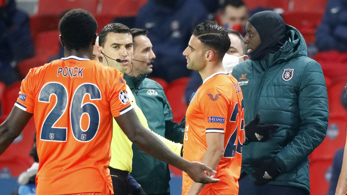 Demba Ba olayl� ma�� anlatt�