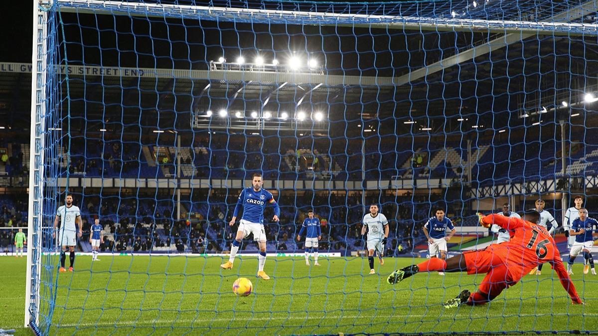 Everton, Chelsea'yi penalt golyle devirdi