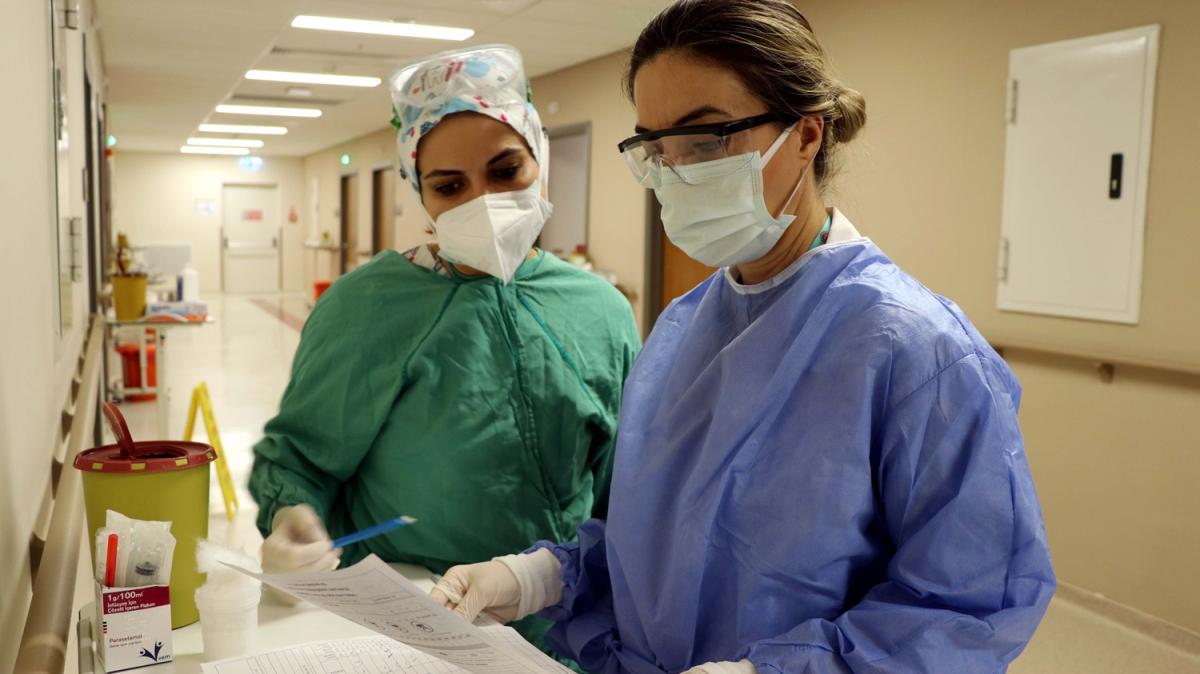 Hekimler koronavirsle mcadelelerini anlatyor: Bu hastalk insanlara nefes almann ok nemli olduunu gsterdi