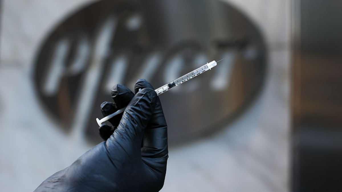 ABD'de Pfizer'�n Covid-19 a��lar�n�n da��t�m� ba�lad�