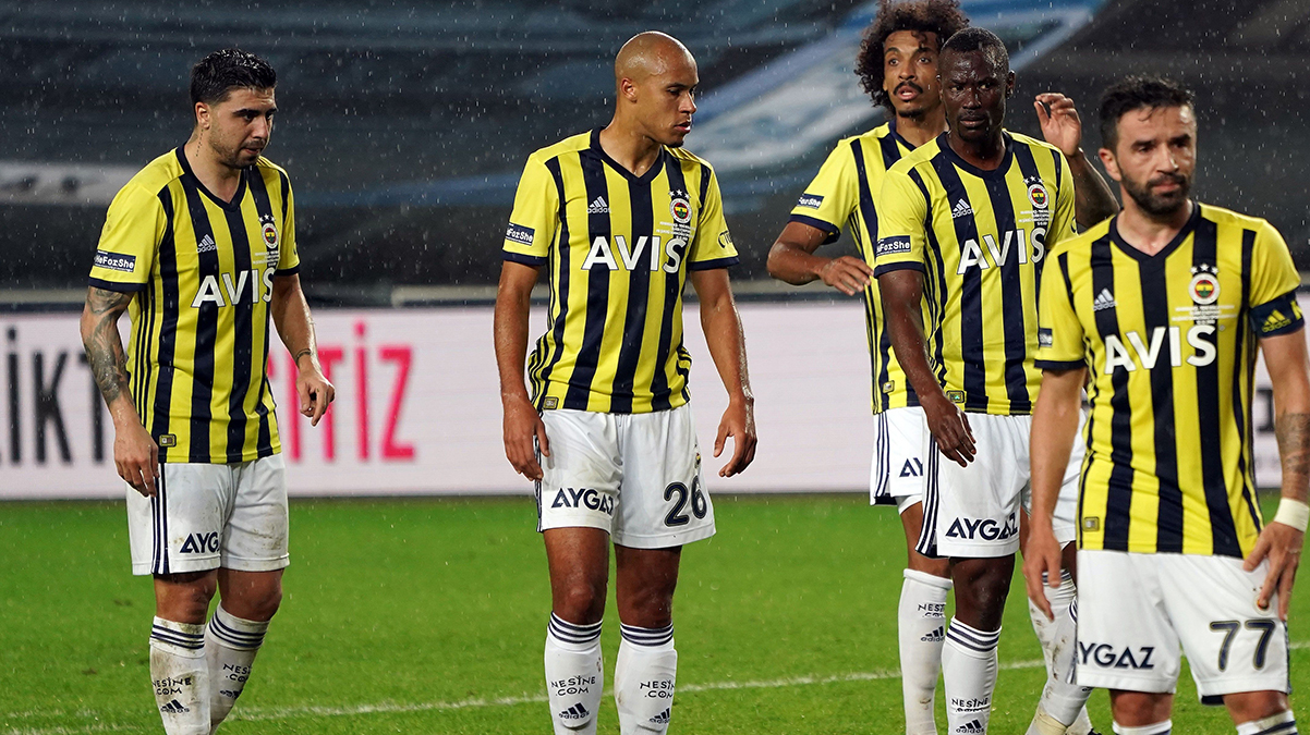 Fenerbah�e'de kavga!