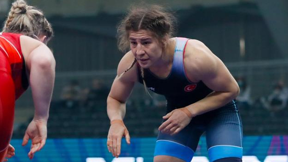 Milli g�re��i Yasemin Adar, g�m�� madalyan�n sahibi oldu