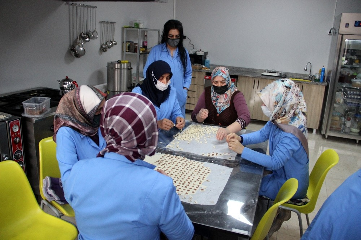 Do�u'nun ilk kad�n kooperatifi! Omuz omuza �retiyor, emeklerine de�er kat�yorlar
